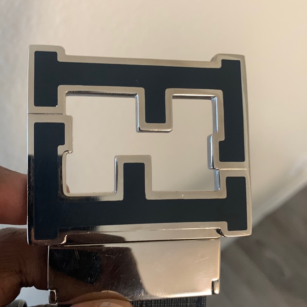 ***MINT CONDITION BLUE & BLACK REVERSIBLE FENDI BELT!!***